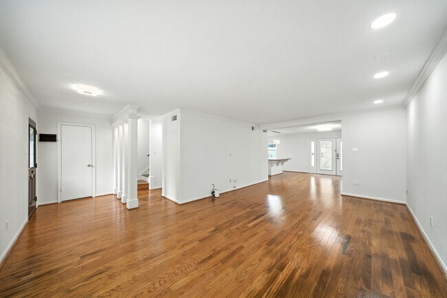Foto del edificio - 6468 Burgoyne Dr.