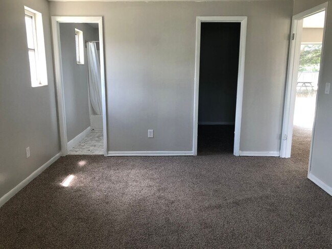 Foto del edificio - 2 Bed 2 Bath Home | Corner Lot with Single Car Garage | Pet Friendly | Washer Dryer Hook Ups | Se...