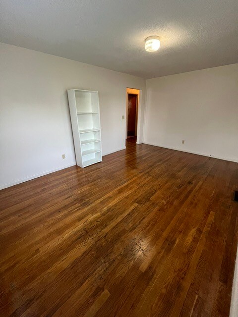 Living Room - 222 S Roosevelt St