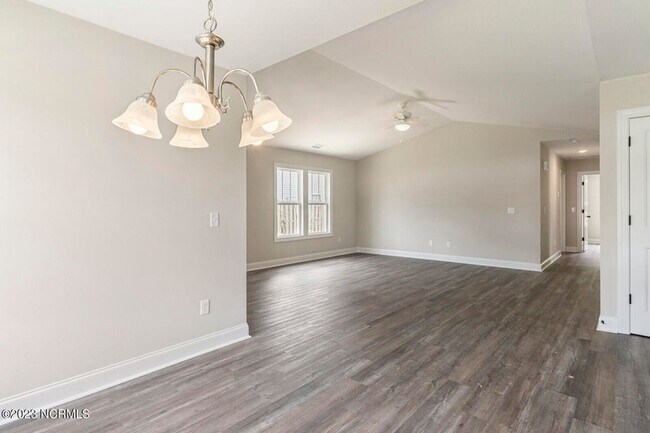 Building Photo - Spacious New Bungalow In Historic Downtown...