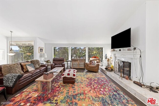 Building Photo - 5 br, 4 bath House - 21833 De la Luz Ave