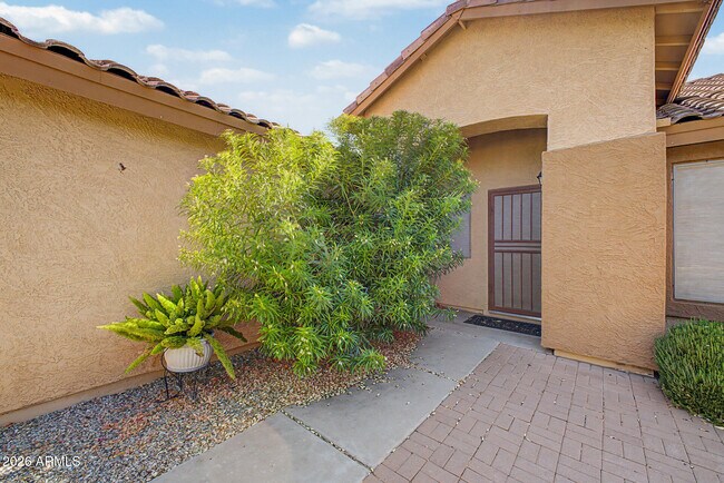 Building Photo - 16148 N 157th Dr