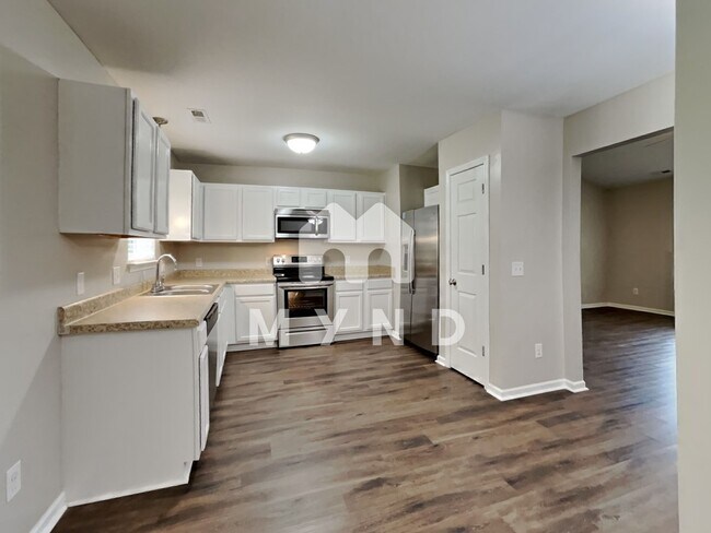 Building Photo - 466 Barewood Dr
