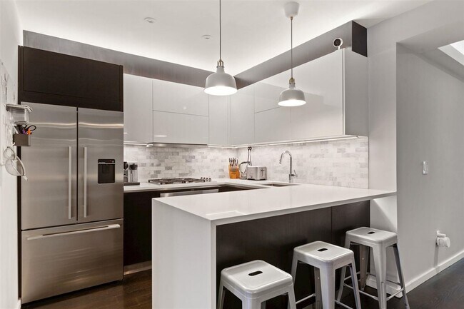 Foto del edificio - 227 Montgomery St