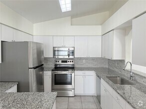 Building Photo - 4150 Tarpon Ave