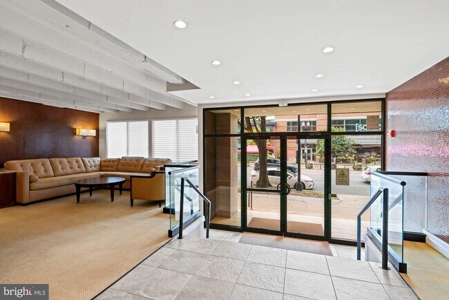 Foto del edificio - 3315 Wisconsin Ave
