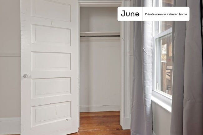 Building Photo - Room in Shared 3 bed/1 bath home