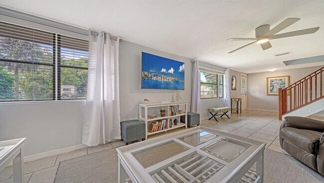Foto del edificio - 6061 Border Ln