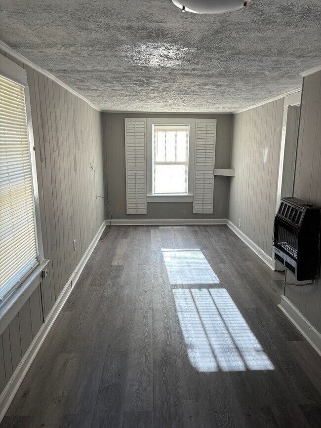 Building Photo - Eighteenth Ave 3011