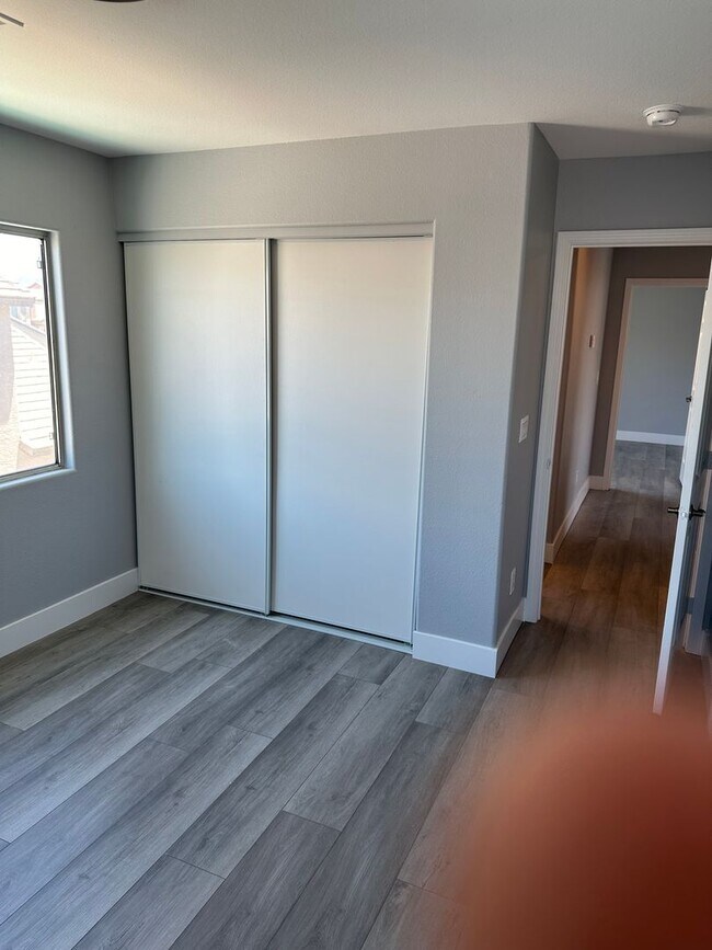 Building Photo - Newly Renovated 4 bedroom, 3 Bath with Pool