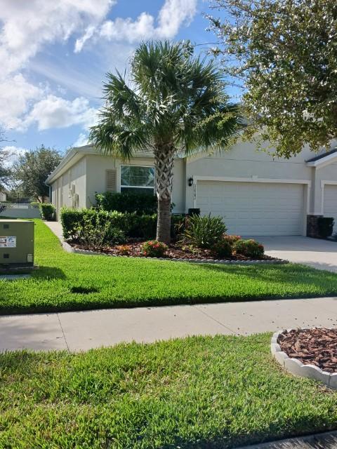 front of house - 32982 Windelstraw Dr