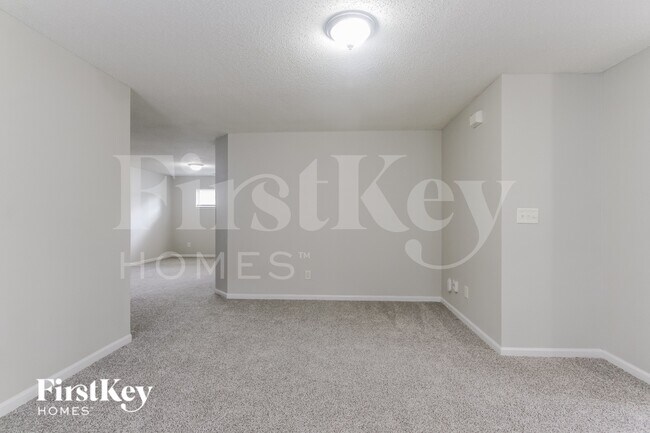 Foto del edificio - 1673 Blue Lake Dr