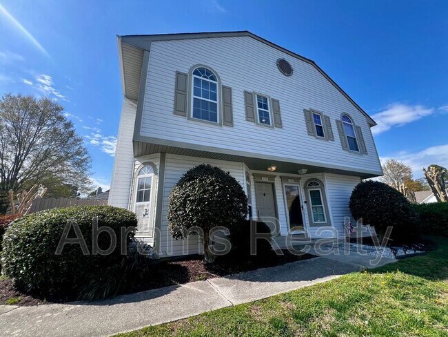 Foto del edificio - 1322 Sitka Spruce Rd