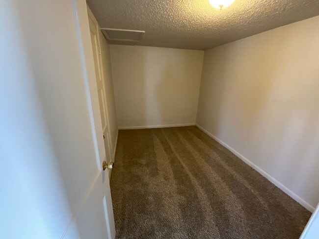 Building Photo - 2304 Doris Ave