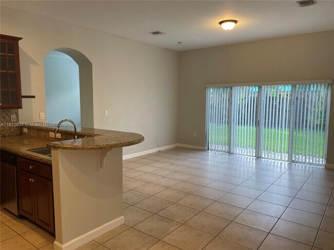 Foto del edificio - 16637 SW 52nd St