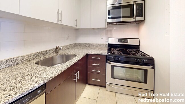 Building Photo - 175 Freeman St