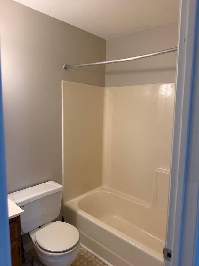 Building Photo - 120 Whitburn Pl