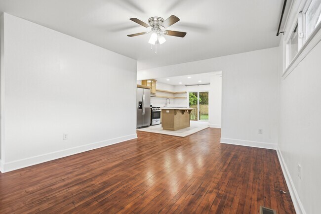 Foto del edificio - 3831 Hottinger Ave