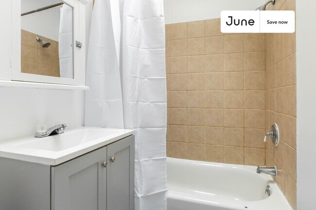 Building Photo - 616 Orleans Pl NE