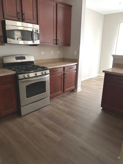 Foto del edificio - 407 Blackstone Ave