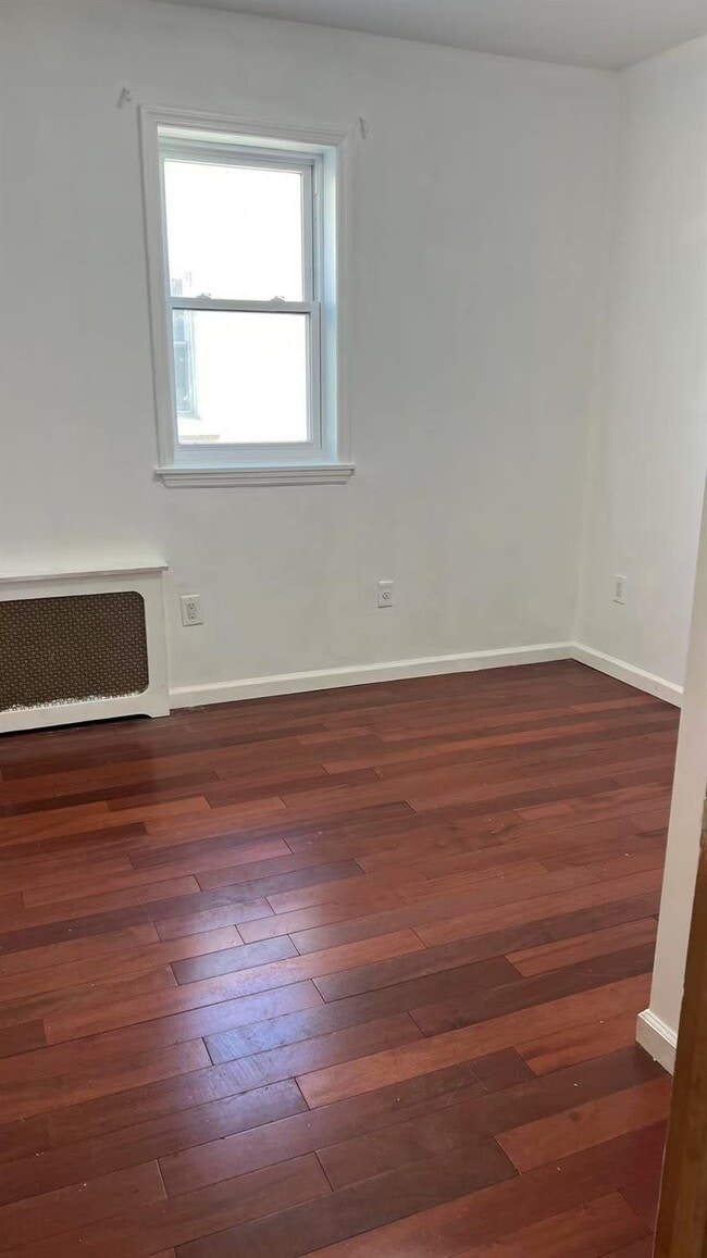 Foto del edificio - 132-27 57th Ave
