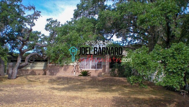 Foto del edificio - **Available May 10** Large Split Level Hom...