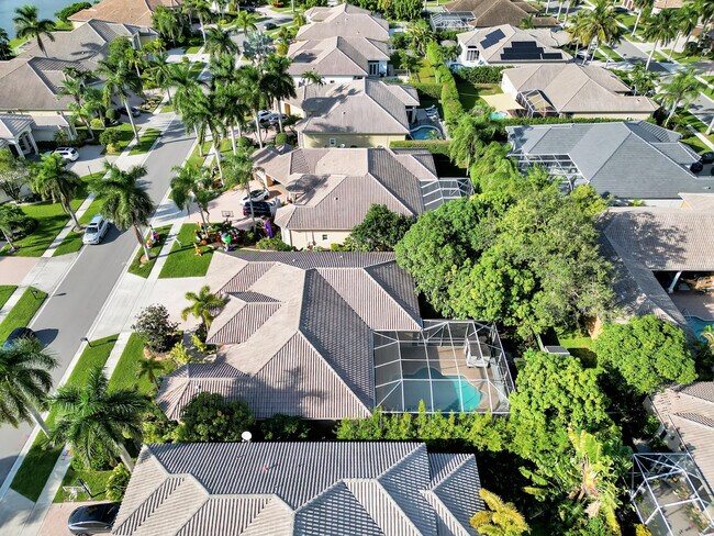 Foto del edificio - 21686 Fall River Dr