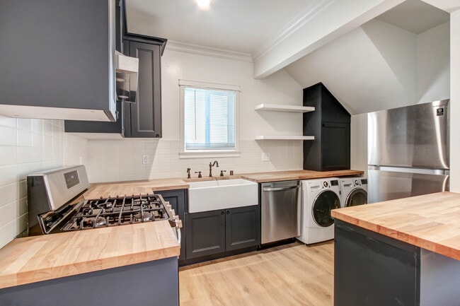 Building Photo - Sunset Apartments