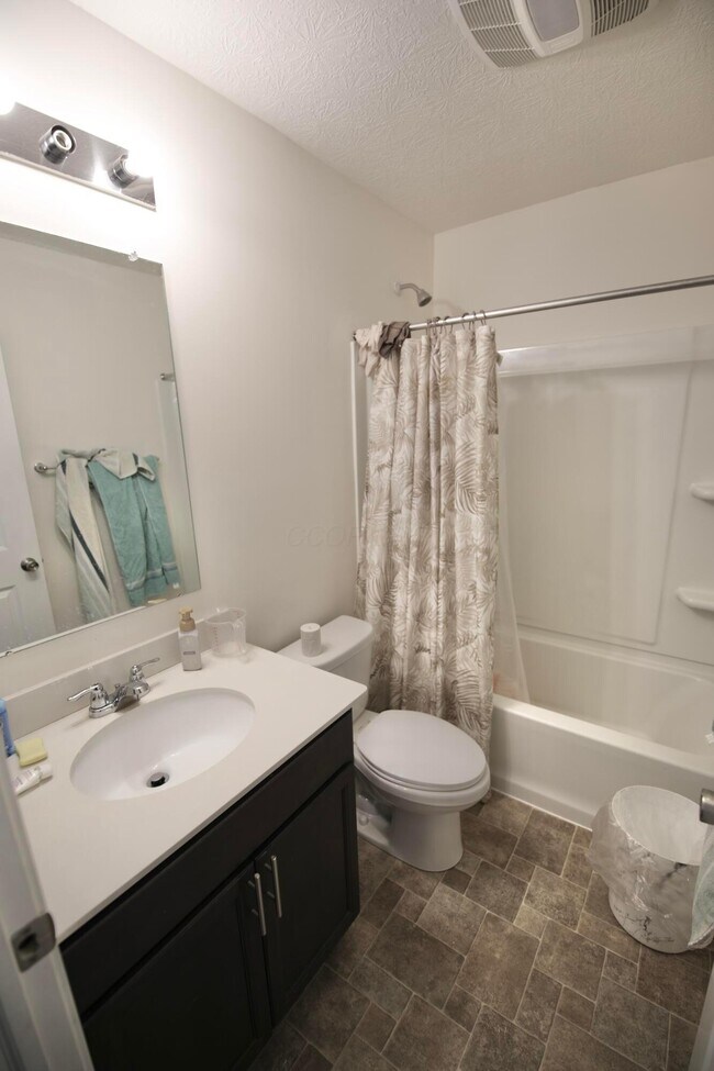 Foto del edificio - 216 Old Bay Dr