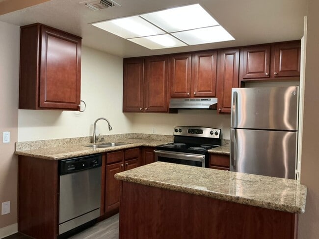 Building Photo - Walnut Village