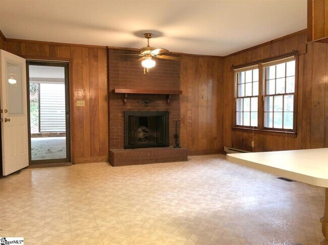 Building Photo - 18 Swanson Ct