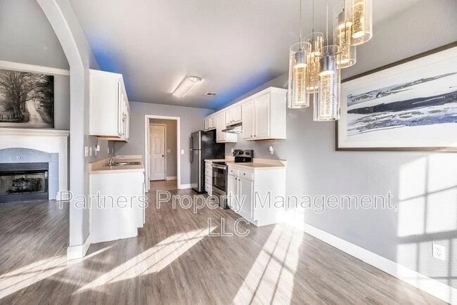 Foto del edificio - 561 Redbud St