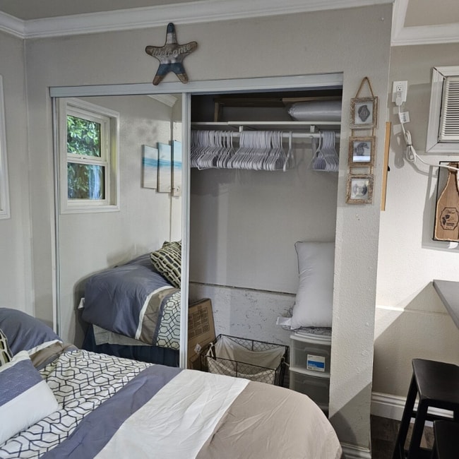 Building Photo - 12204 Hillwood Dr