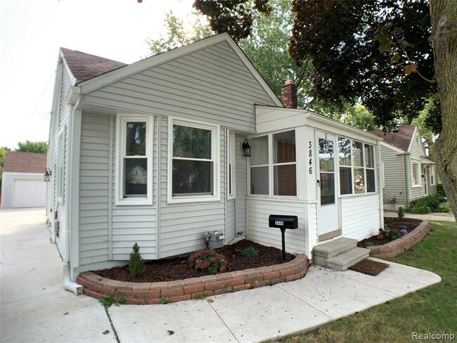 Building Photo - 3846 Prairie Ave