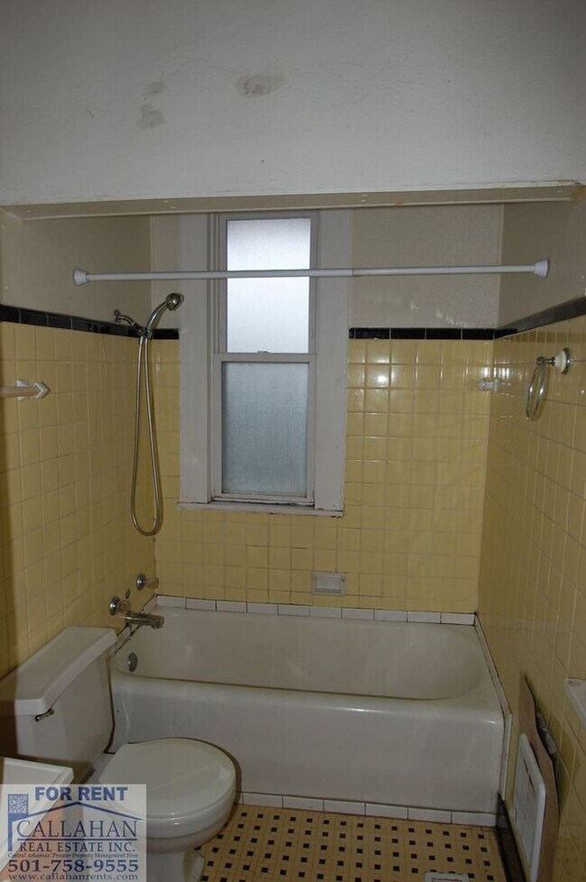Building Photo - Park Hill 2 Bedroom