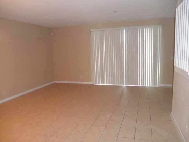Building Photo - Thousand Oaks