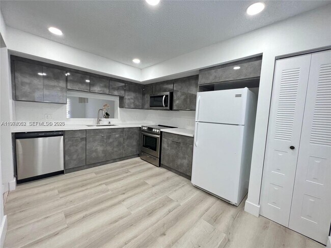 Foto del edificio - 1001 SW 128th Terrace