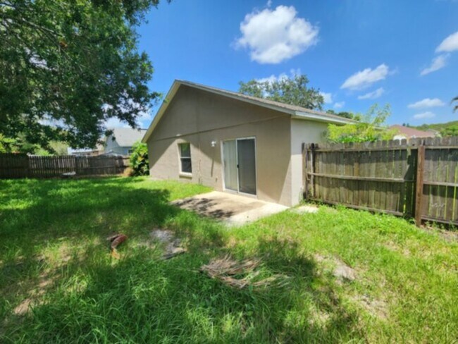 Building Photo - Nice 3 bedroom House in convenient location