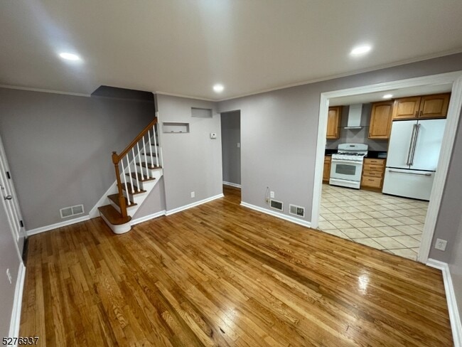 Building Photo - 470 Brookside Dr