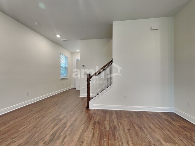 Building Photo - 27333 St Andrews Avenue