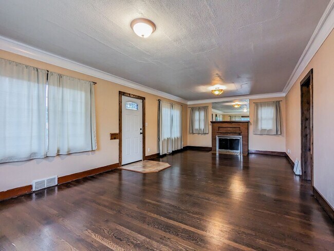 Foto del edificio - Charming 3 bed, 1 bath home on corner lot!