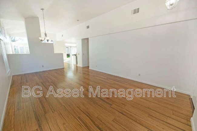 Foto del edificio - 295 Avalon Cir