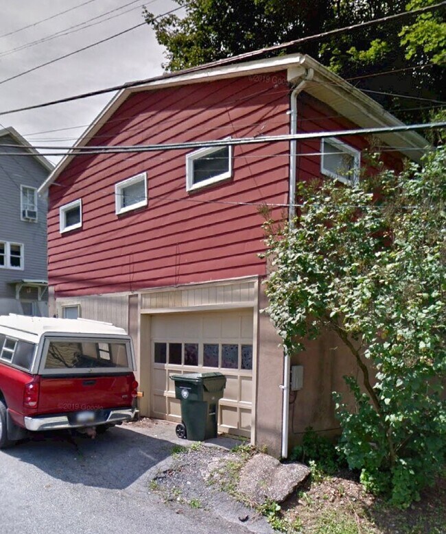 Foto del edificio - 103 N Ridge St