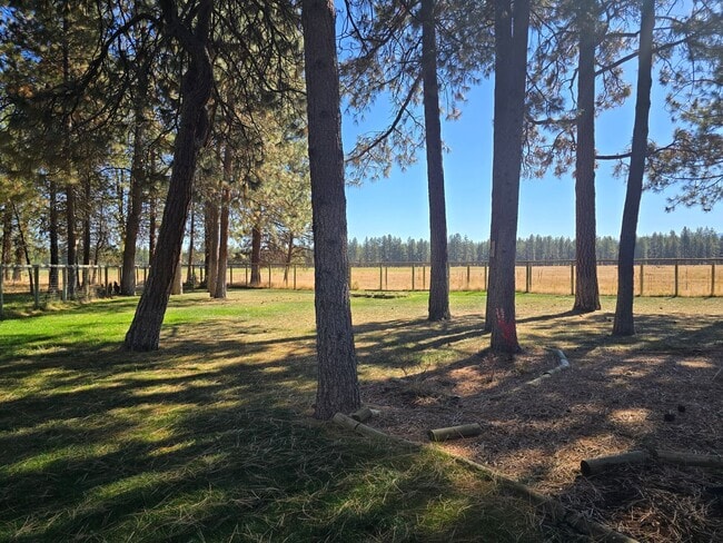 Building Photo - Live in Beautiful Tollgate and Minutes fro...