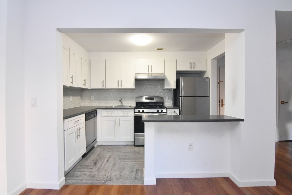 Primary Photo - 275 West 140th Street