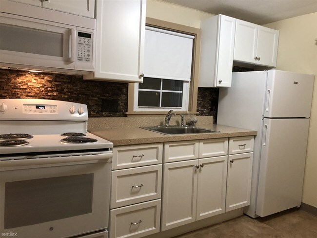 Foto del edificio - 2 br, 1 bath  - 98 Brookline St