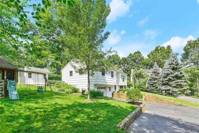 Building Photo - 50 Catoonah St