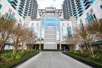 Building Photo - 5925 Almeda Rd