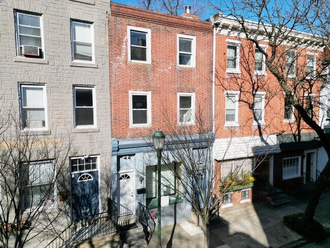 Building Photo - 1233 Pine St