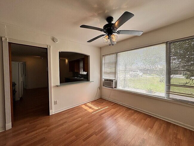 Foto del edificio - Charming 3-Bed, 2-Bath Home with Spacious 1,978 Sq Ft